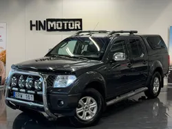 Nissan Navara Double Cab 2.5 dCi 4x4 171ch – Toit ouvrant – Navi – Hard-top – Attelage