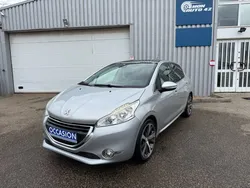 Peugeot 208 1.6 BlueHDi 120cv FÉLINE