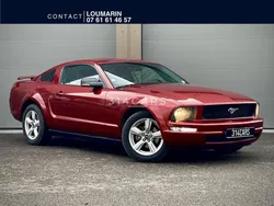 FORD MUSTANG Fastback V6
