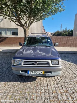 Toyota Hilux 2.4 D LN145LPT Cab Dupla