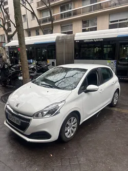 208 boite auto faible kilométrage