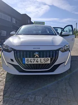 Peugeot 208 2021