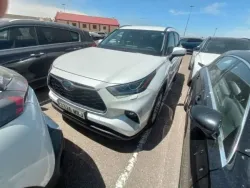TOYOTA Highlander 2.5 hybrid Advance Pintura metalizada