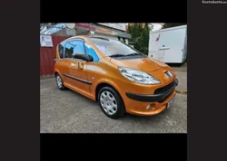 Peugeot 1007 1.4 gasolina automático