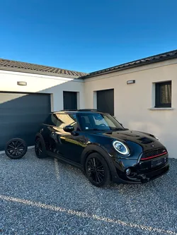 Mini Cooper S / Finition JCW / Black Edition / 2.0 192 ch BVA7 F56 LCI / Caméra de recul / Sièges Sport / Apple Carplay / Son H&K / Toit Ouvrant / Entretien Complet BMW etc