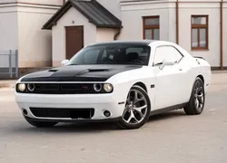 Dodge CHALLENGER R/T 5.7 V8 370CH