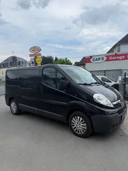 Opel VIVARO 2.0cdti 90 3 places tres propre