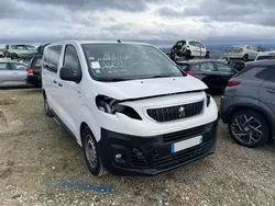 "Accidenté" Peugeot Expert Traveller 1.5 HDI 120 – 9 places / FL534