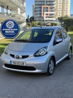 Toyota Aygo 1.0 Gasolina  68 cv  AC  Nacional  Poucos km