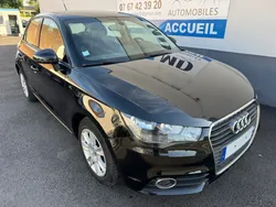 Audi A1 Sportback 1.6 TDI 90 cv Attraction premiere main