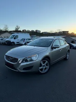 Volvo S60 2.4 D3 163 Kinetic Geartronic 6 Toit Ouvrant
