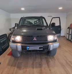 Mitsubishi Pajero v20 2.8 td (60000 quilómetros)nacional