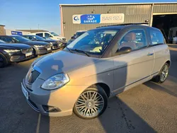 Lancia Ypsilon 1.4 16v Oro