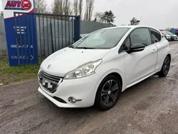 Magnifique Peugeot 208 en 1,4 hdi 70 cv / gps / Bluetooth / Clim