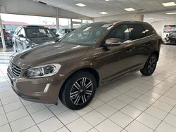 Volvo XC60 2.0 D3 150 FINITION LUXURY BVA GEARTRONIC 8 ENTRETIEN COMPLET