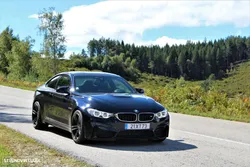 BMW M4 Auto