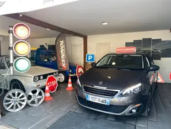 Peugeot 308 II 1.2 e-THP 130 EAT8 Allure Buisness 5 Portes