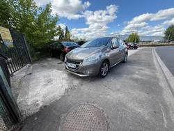 PEUGEOT 208 1.2 VTi 82