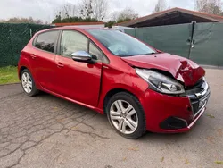 PEUGEOT 208 accidenté