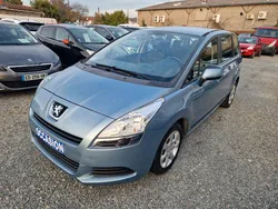 Peugeot 5008 1.6 HDI 112 CV 7 PLACES + ATTELAGE