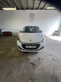 Peugeot 208 essence