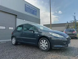 Peugeot 307 1.4 16V 90 cv Confort Pack / CLIM / Distribution neuve