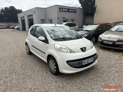 Peugeot 107 1.0 12v 68 ch Trendy Blue lion / 1e main / 59 300 km