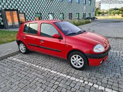Renault Clio 1.2 gasolina direção assistida