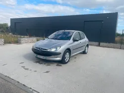 PEUGEOT 206 XT - 1.6 TU - 2001 - 121 000 km - CarPlay - Distribution NEUVE - Garantie 3 mois