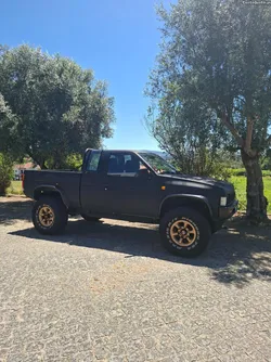 Nissan  D21