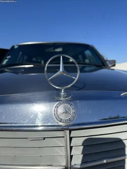 Mercedes-Benz 240 W123 240D