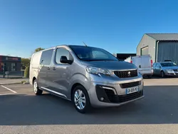 Peugeot Expert XL 180 BVA – Cabine approfondie – 5 places – 2023 – TVA récupérable