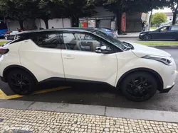 Toyota C-HR 1.8 Hybrid Square Collection