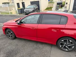 Peugeot 308 1.5 Blue HDi 130ch S&S Allure Pack EAT8, (Berline), Rouge (M), 7cv, 5 portes, mise en circulation le 27-11-2021, garantie 12 mois. 5 places, boîte de vitesse : automatique - 54 745 kms