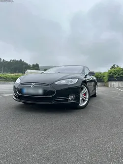 Tesla Model S 85 Performance