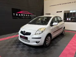 TOYOTA YARIS 1.4 - 90 D-4D Lounge SUIVI D'ENTRETIEN 03/26 DISQUES + PLAQUETTES AV / CLIM / RADIO CD....