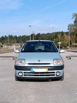 Renault Clio tech run