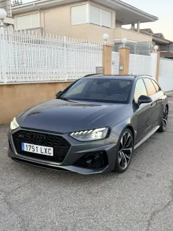 Audi RS4 Avant TFSI quattro tiptronic