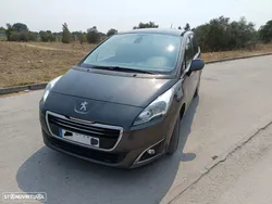 Peugeot 5008 1.6 HDi Allure J17
