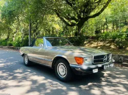 Mercedes-Benz SL 350 R107