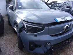 Volvo c40 recharge twin awd 218 cv