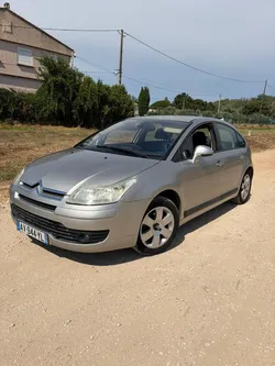 Citroën C4 Berline Citroën C4 1.6 HDi 16V 90cv / Régulateur de vitesses / GPS / Feux autos / Radar de recul / Climatisation / CT OK / Révision