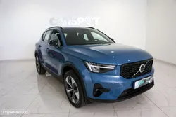 Volvo XC 40 2.0 B3 Plus Dark
