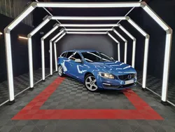 Volvo V60 D3 150CH MOMENTUM GEARTRONIC * ATTELAGE * BLUETOOTH * SUIVI COMPLET