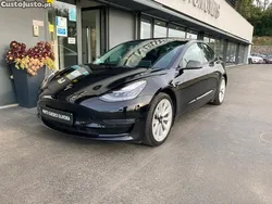 Tesla Model 3 ...