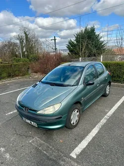 Peugeot 206 1.1 60cv - 1ere main - faible kilométrage
