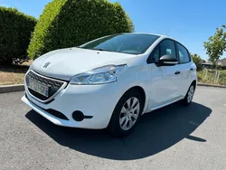 Peugeot 208 1.0 VTI essence 68 ch / 5 portes / 96 000 kms