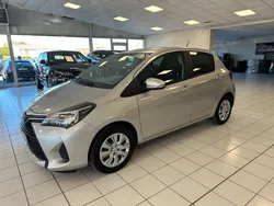 Toyota Yaris 1.0 VVT -69 YOUNG 1ERE MAIN 5PTES
