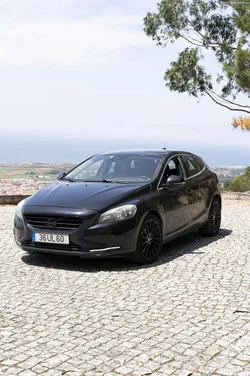 Volvo V40 D4