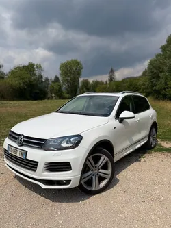 Volkswagen touareg r-line 3.0 v6 tdi 245 4motion / full options / toit ouvrant / cuir chauffant / boîte auto / carnet d’entretien complet